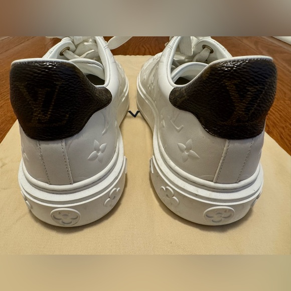 louis vuitton sneaker women in size 8US 39UK good as new only wore twice! - Picture 8 of 16